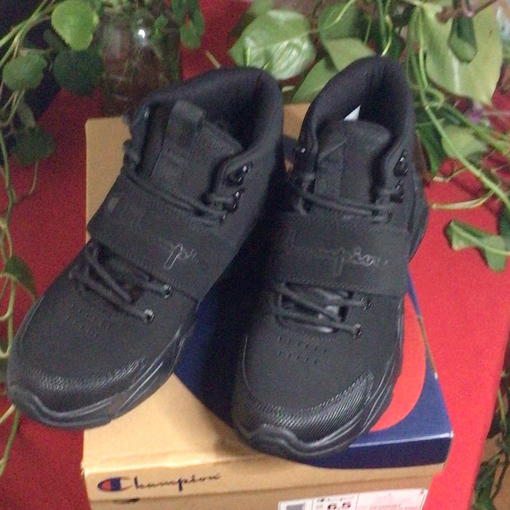 Champion, black boys sneakers
